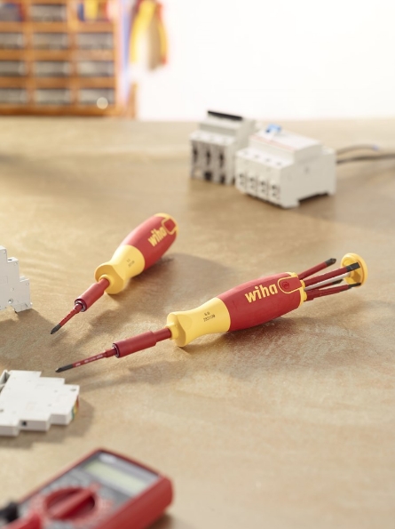 Afbeelding - https-www-ez-catalog-nl-Asset-44cf0ff473594d21947b6f363b31cfe2-ImageFullSize-Im-283109-LiftUp-electric-02-jpg